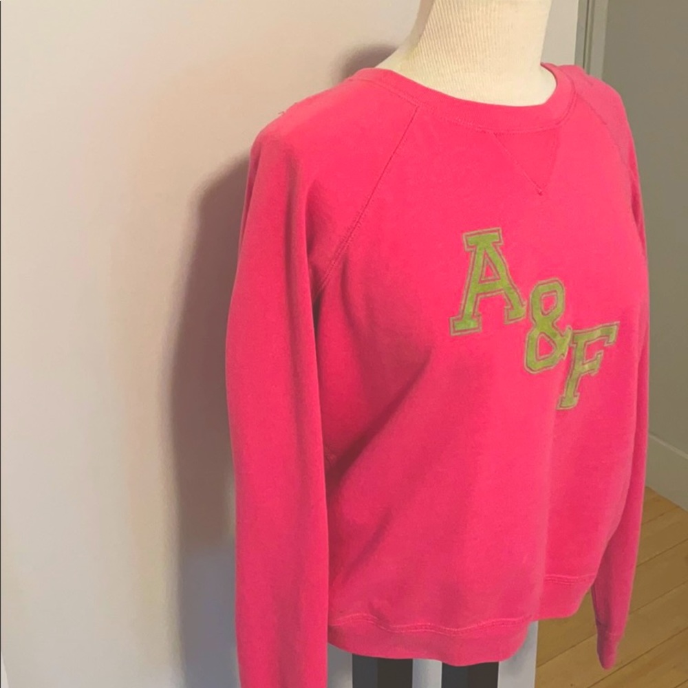 Large Pink Abercrombie & Fitch Pullover Sweater